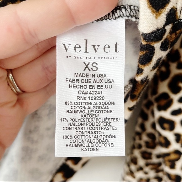 Velvet by Graham and Spencer NWT Kassidy Leopard Print Hoodie Sweatshirt Size XS - Picture 10 of 11